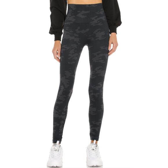 SPANX •S• LOOK AT ME NOW SEAMLESS LEGGINGS BLACK CAMO FL3515 Full Length High - Picture 1 of 8